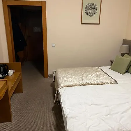 Quiet Latinka Apartment